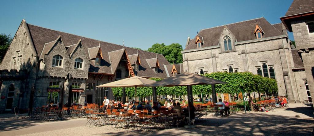 Au Fond Du Jardin Hotel Profondeville Exterior foto